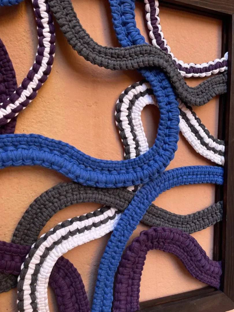 Nuit profonde-Textile Abstract Artwork - signe par l'artiste "AMAL Abdouh"