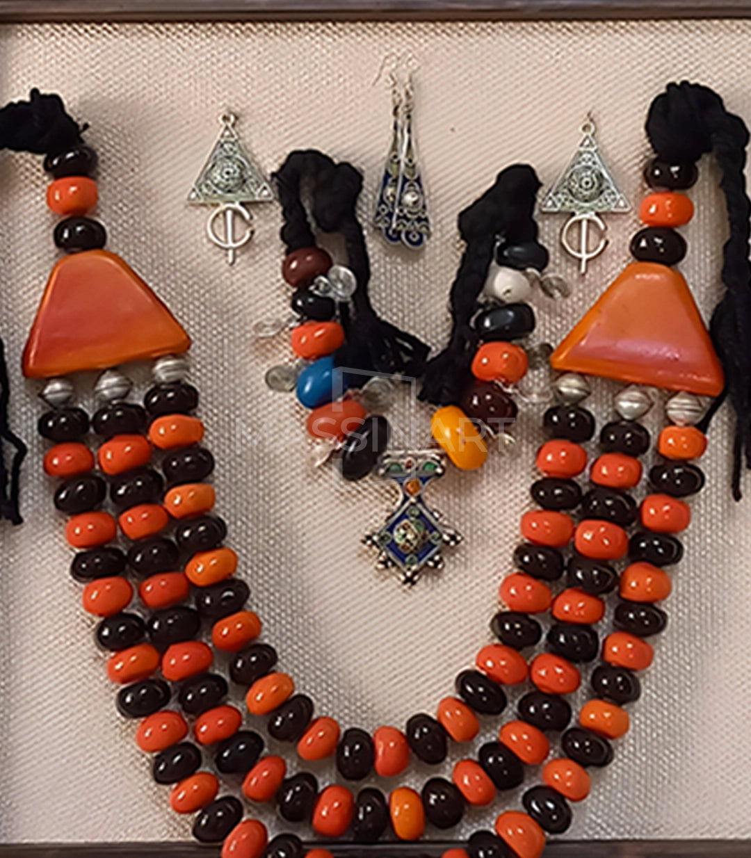 Éclat d'identité - signé par l'artiste Sara Hamid.