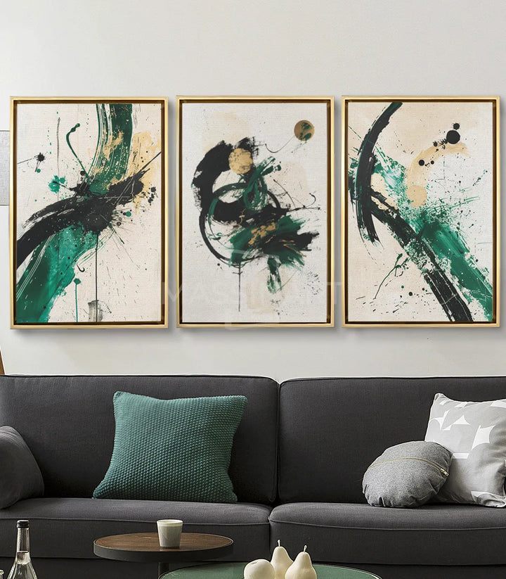 Mise en situation salon moderne — Tableau Thrive triptyque au-dessus canapé gris Massinart