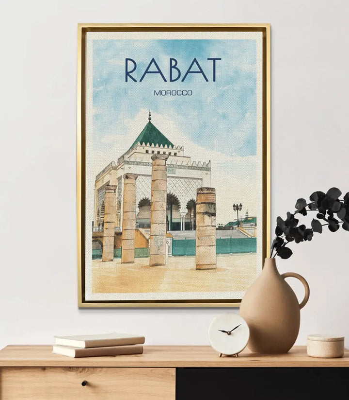 Mise en situation salon moderne — tableau Rabat encadré noir au-dessus console bois, Massinart