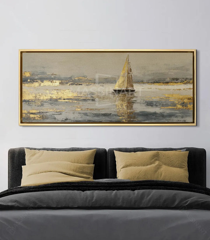 Mise en situation salon — Tableau voilier Sail Glow au-dessus du lit, décoration intérieur Massinart
