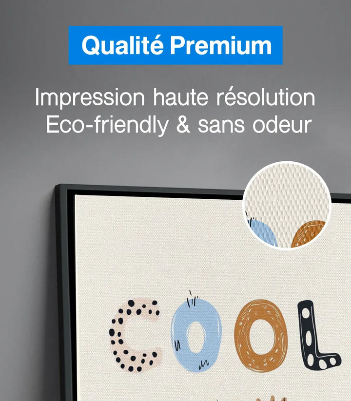 Détail typographie — Tableau Cool and Kind Massinart motifs texturés bleu beige