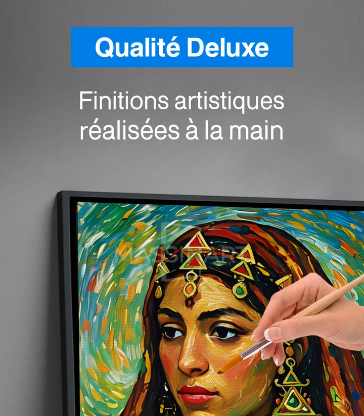 Détail bijoux dorés triangle Tableau Sousia portrait marocain Massinart