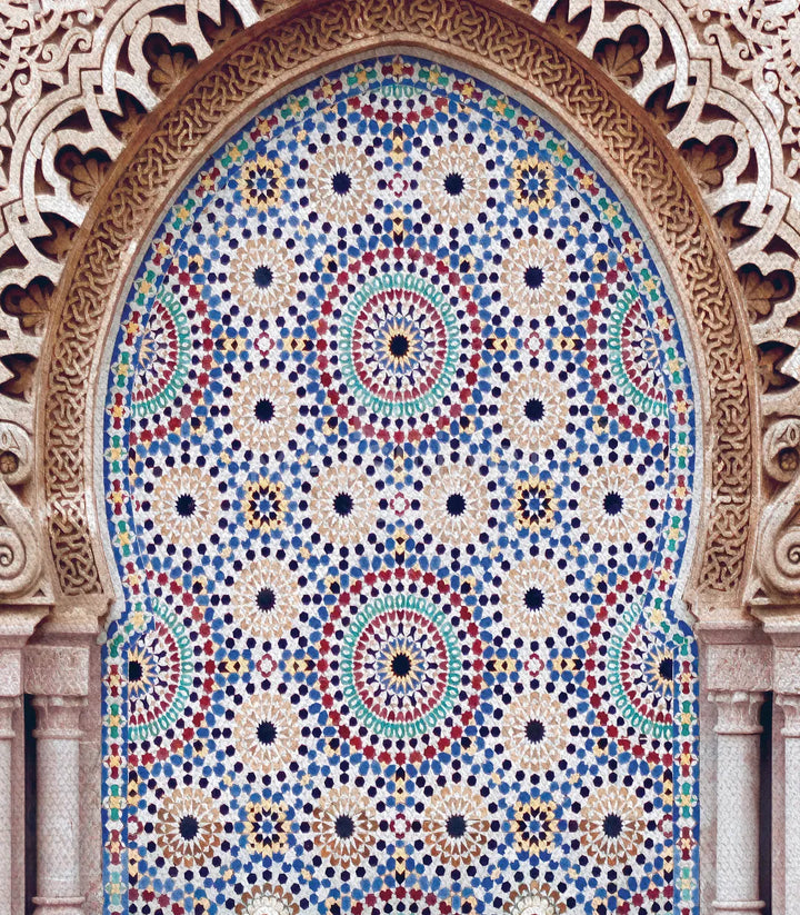 Tableau monument marocain, niche zellige bleu blanc, arcs dentelés ornés — Massinart