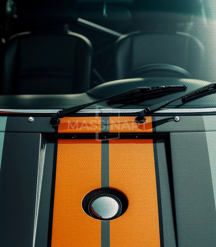 Tableau voiture turquoise orange mise en situation couloir Massinart
