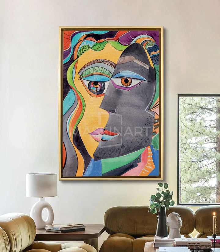 Mise en situation salon moderne, tableau Lovers accroché au-dessus d'un canapé taupe Massinart