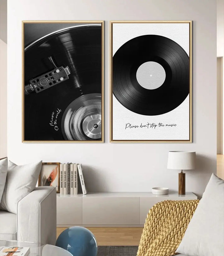 Mise en situation salon moderne diptyque Classic Spin Massinart sur mur blanc
