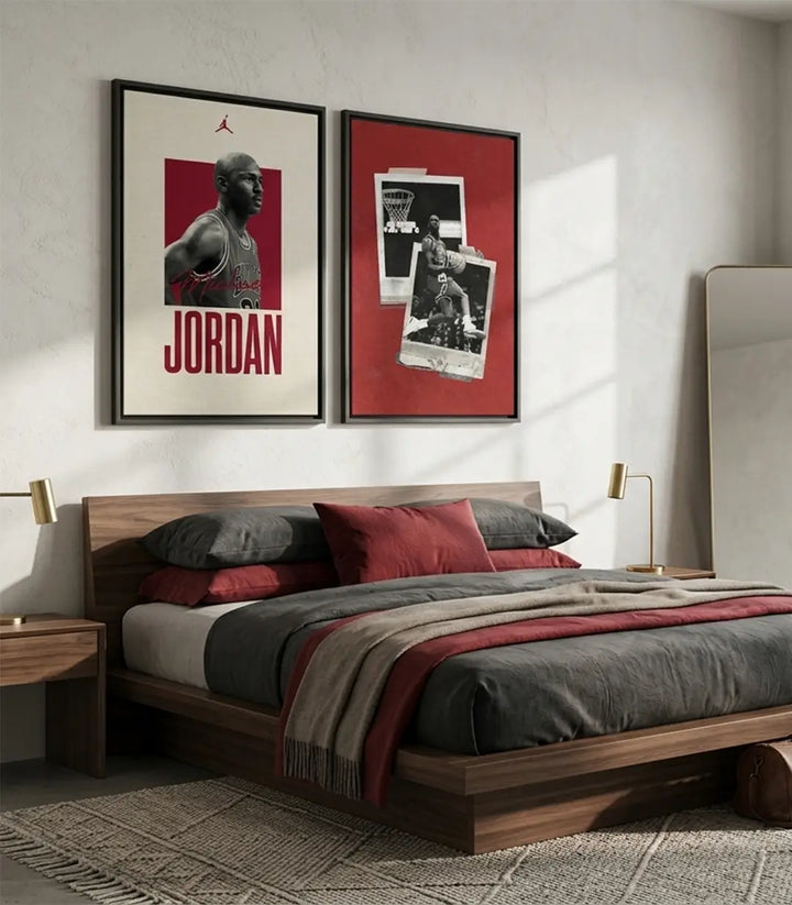 Mise en situation salon moderne, diptyque basketball Jordan au-dessus console bois, Massinart
