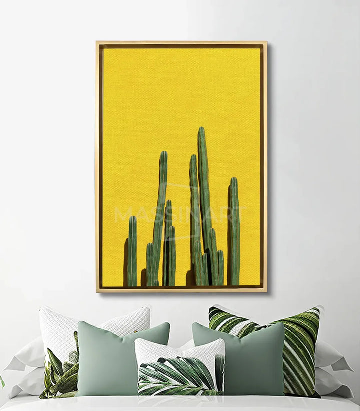 Mise en situation salon moderne — tableau cactus jaune au-dessus canapé gris Massinart