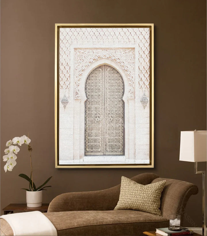 Mise en situation salon moderne avec tableau porte marocaine Massinart
