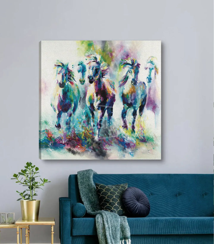 Tableau Wild Horses mise en situation salon moderne canapé bleu Massinart