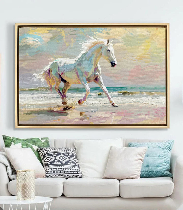 Mise en situation salon moderne - Tableau cheval plage Shoreline Sprint au-dessus du canapé - Massinart