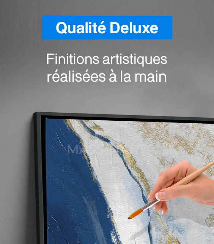 Mise en situation salon moderne avec diptyque Oceans au-dessus du canapé gris