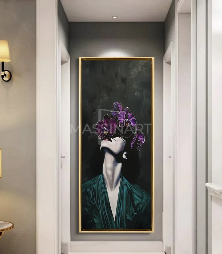 Mise en situation couloir décoration intérieure — tableau vertical femme fleurs Massinart