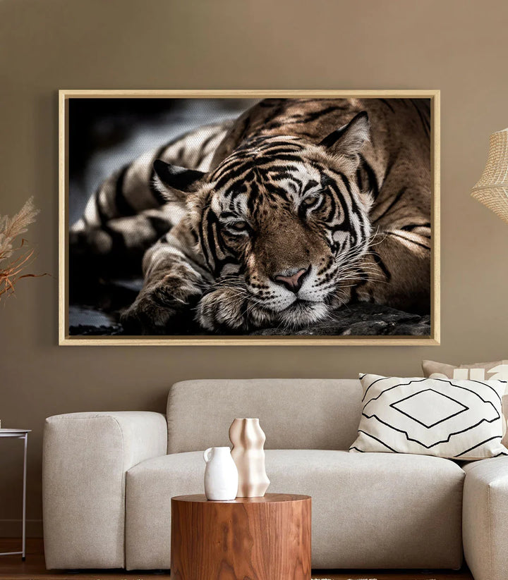 Tableau Tiger's respite décoration intérieur salon beige Massinart