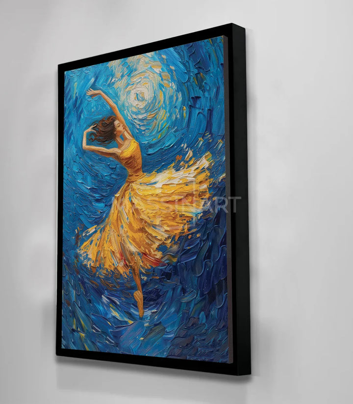 Tableau ballerine jaune sur fond bleu dans séjour — Massinart