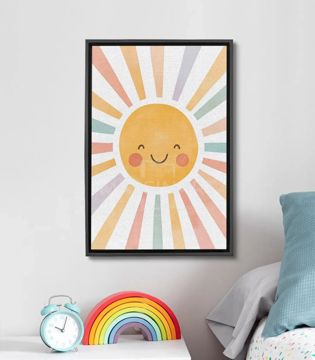 Mise en situation chambre enfant avec tableau soleil souriant vertical — Massinart