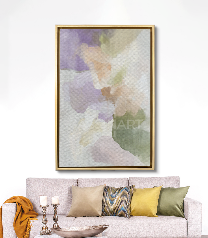 Mise en situation salon moderne, tableau abstrait Soft Echoes au-dessus canapé rose Massinart