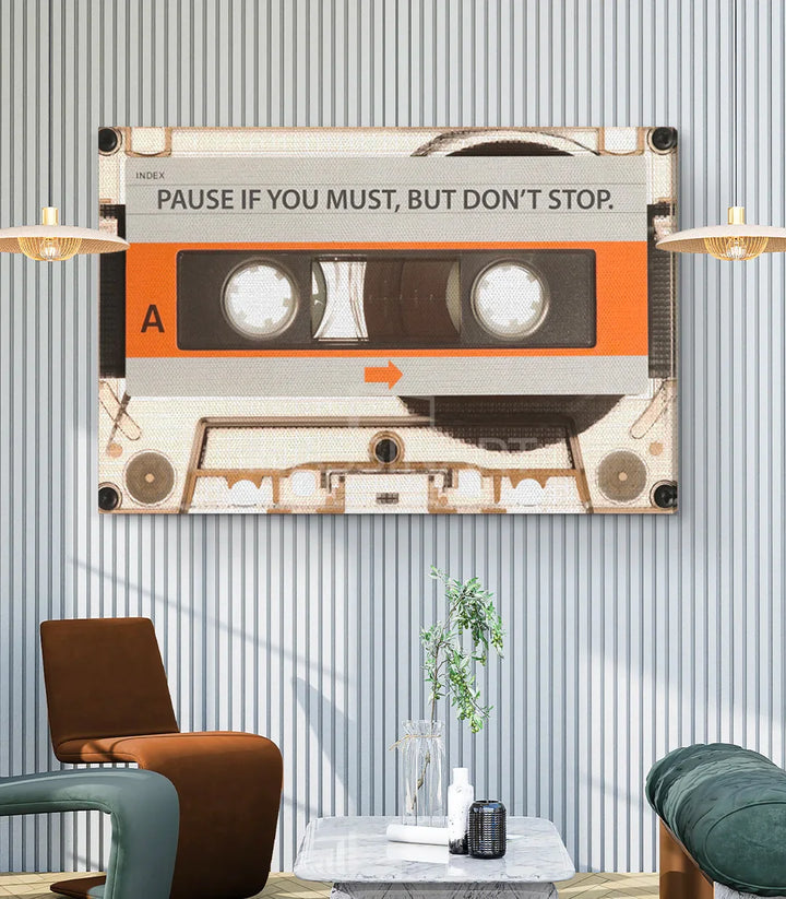 Tableau cassette vintage Don't Stop Massinart — vue détail cassette audio