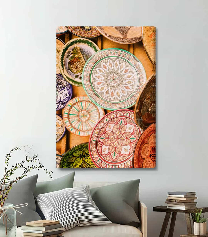 Détail tableau assiettes marocaines motifs géométriques floraux Massinart