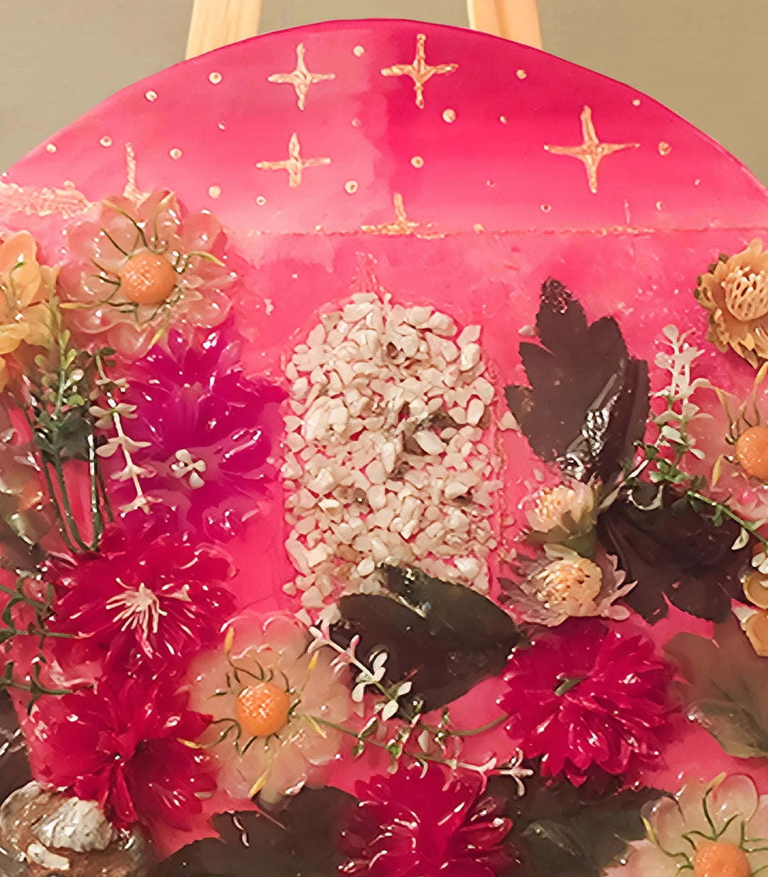 Royaume des fleurs - signé par l'artiste Mounia Lemrozi.