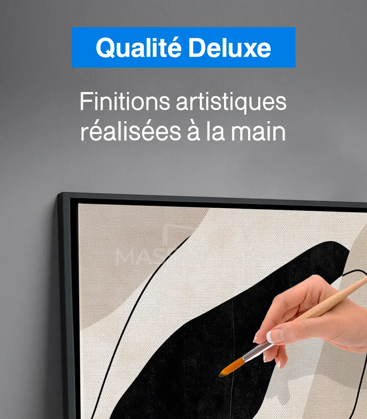 Tableau abstrait Flowing Silence diptyque sur mur salon moderne avec canapé, Massinart