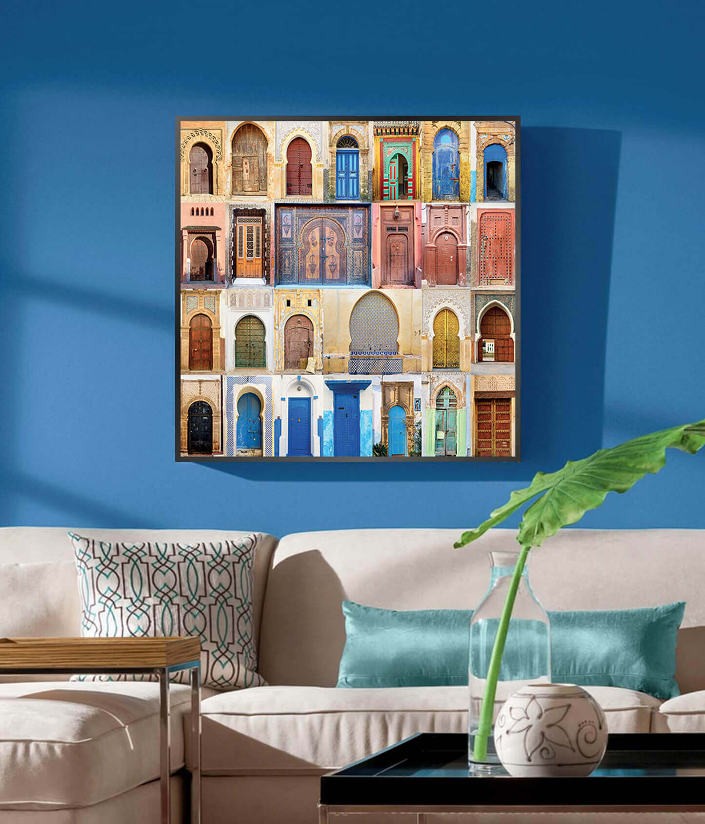 La décoration en tableau dans un salon marocain