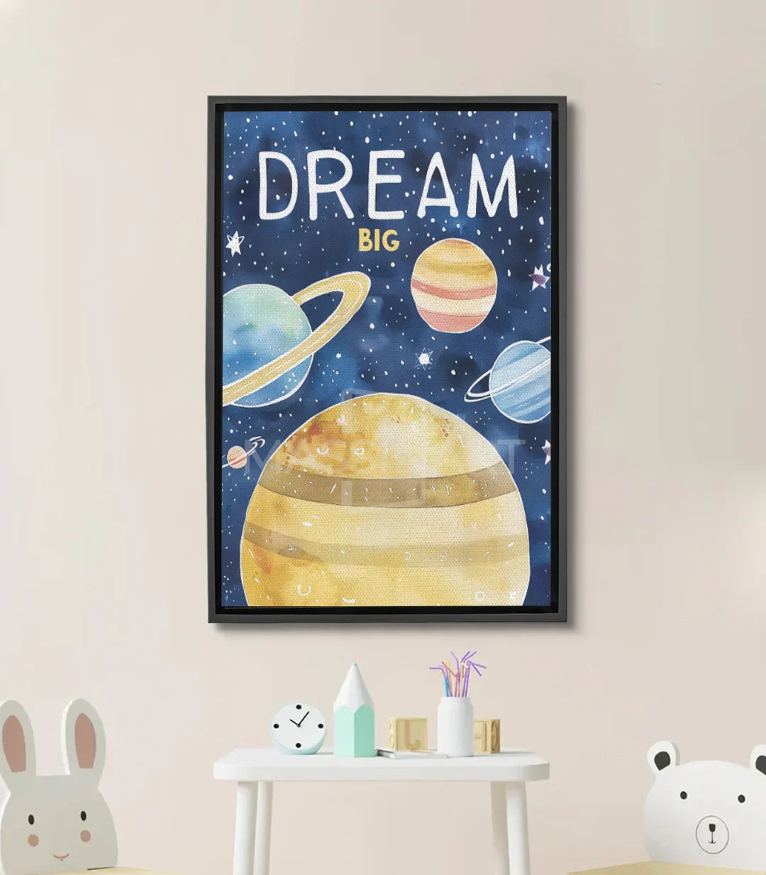 Tableau Dream Big Kido — planètes système solaire illustrées, texte blanc et jaune sur fond bleu étoilé Massinart