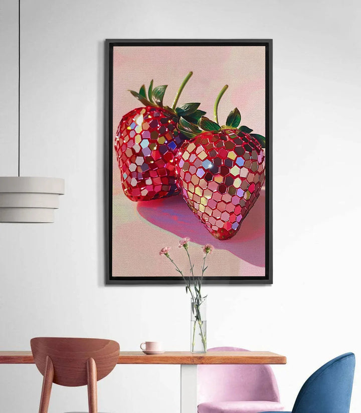Tableau fraises géométriques roses et rouges avec motifs hexagonaux, fond rose poudré — Massinart
