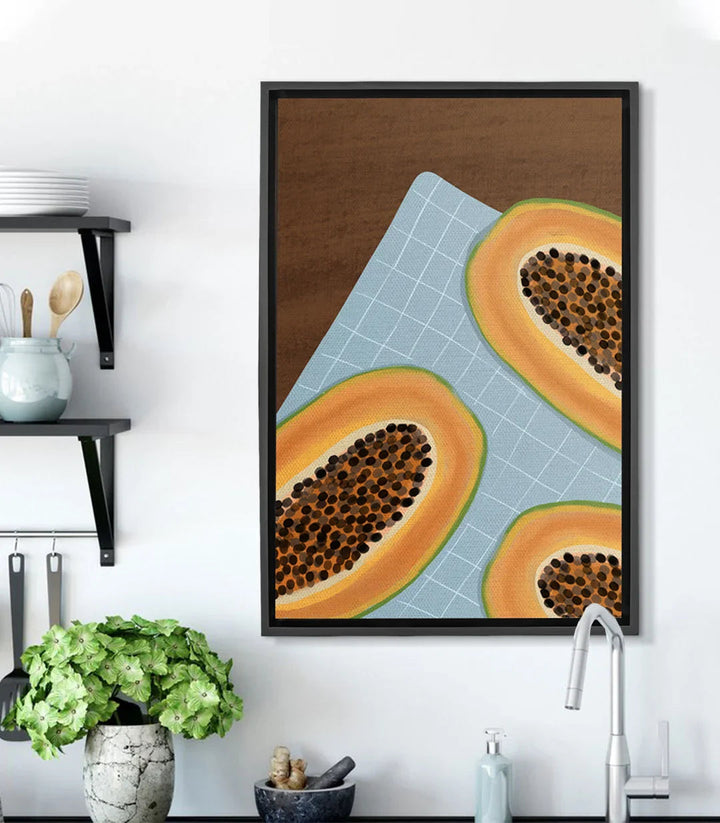 Tableau papaye Tropical Slice — fruits orangés avec graines noires sur fond bleu, Massinart