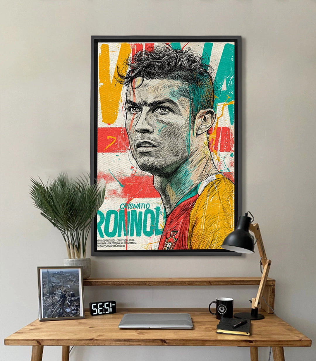 Tableau portrait Cristiano Ronaldo pop-art — visage détaillé encre noire sur fond multicolore bleu turquoise rouge jaune Massinart
