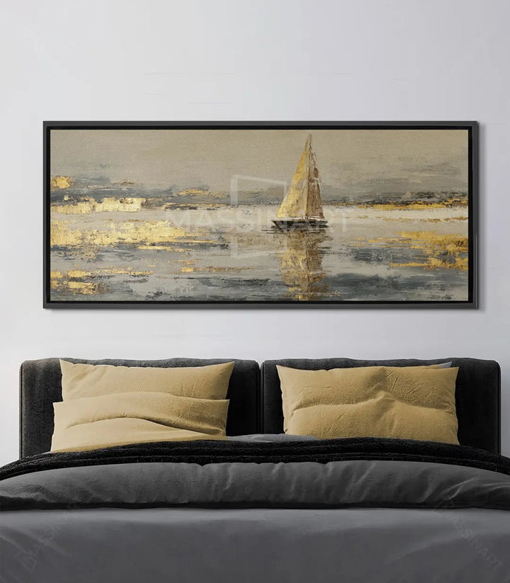 Tableau Sail Glow Massinart — voilier doré sur eau grise, peinture abstraite contemporaine