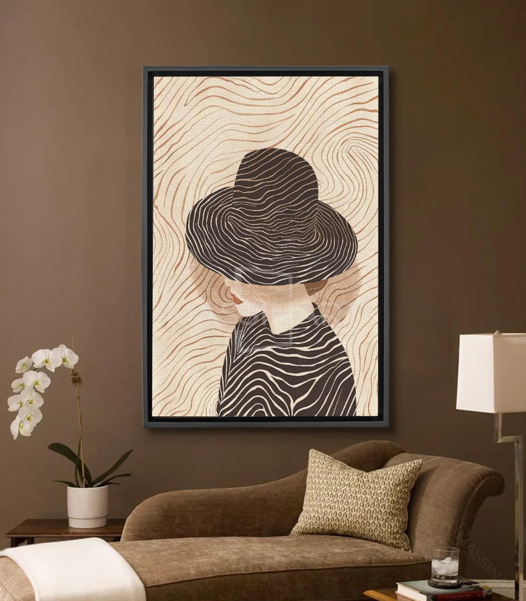 Tableau Secrets Massinart — femme profil chapeau noir rayures ondulées fond beige