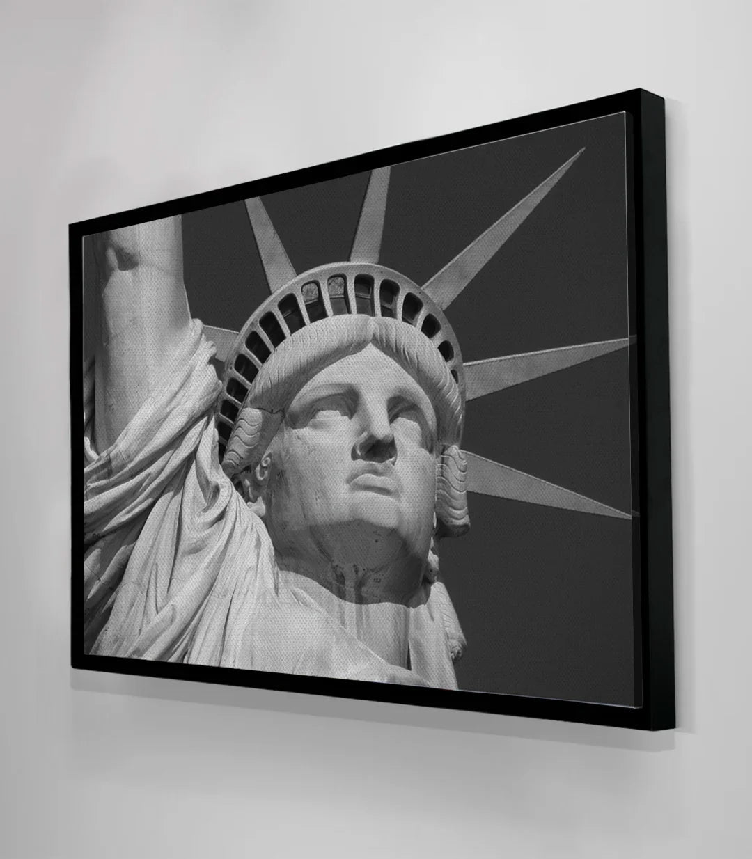 Tableau Statue de Liberté Massinart — présentation murale salon, cadre noir horizontal design épuré — Massinart